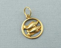 Fine Vintage 9ct Gold Pisces Pendant - Charm | Zodiac Sign - Fox Jewellery