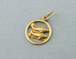 Fine Vintage 9ct Gold Pisces Pendant - Charm | Zodiac Sign - Fox Jewellery