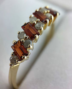 Beautiful 9ct Yellow Gold Garnet & Diamond Ring - Size P - Fox Jewellery