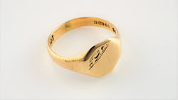 Vintage 9ct Yellow Gold Signet Ring - Size Q - Fox Jewellery