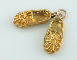 Fine Vintage 9ct Yellow Gold Filigree Shoes / Slippers Charm / Pendant - Fox Jewellery