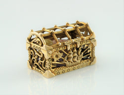 Fine Vintage Solid 9ct Yellow Gold Nuvo Treasure Chest Charm / Pendant 1967 - Fox Jewellery