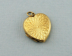 Fine Vintage 9ct Gold Back & Front Heart Locket Pendant - Fox Jewellery