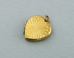 Fine Vintage 9ct Gold Back & Front Heart Locket Pendant - Fox Jewellery