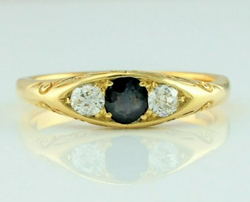 Vintage 22ct Yellow Gold Sapphire & Diamond Ring - Size P 1/2 - Fox Jewellery